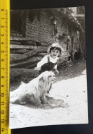 #21  Anonymous Persons - Enfant Child Girl And Dog - Personnes Anonymes