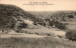 N°4302 W -cpa Le Convoi S'engageant Dans Les Gorges De Souk El Arba- - Autres & Non Classés