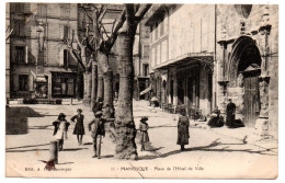 Place De L'Hôtel De Ville - Manosque