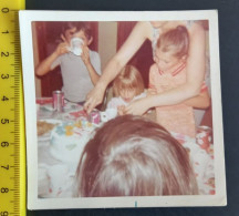 #21  Anonymous Persons - Enfant Child Girl Fille With Birthday Cake - Personnes Anonymes