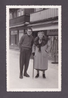 Carte Photo Suisse BE Adelboden  Homme  Femme Dans Une Rue Noel 1952 Mode Sports Hiver  ( 51956) - Adelboden