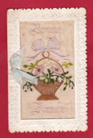 AF352 FANTAISIES PANIER DE FLEURS ET RUBAN CARTE DOUBLE BRODEE SOIE FORMAT CPA - Brodées