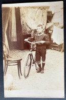 Carte Photo Ancienne Enfant Et Son Vélo - Wielrennen