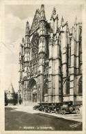 60 - Beauvais - La Cathédrale - Automobiles - CPA - Voir Scans Recto-Verso - Beauvais