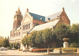 59 - Bailleul - Eglise St Vaast - Automobiles - CPM - Voir Scans Recto-Verso - Sonstige & Ohne Zuordnung