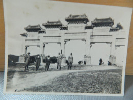 CHINE:PHOTO 8,5 X11,5 D'UN MONUMENT AVEC DES PORTES ANIMEE - Chine