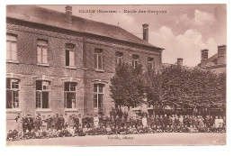 NESLE.(SOMME).ECOLE DES GARCONS.(TRES ANIMEE)) - Nesle