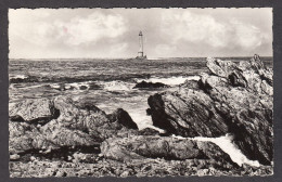 101311/ AUDERVILLE, Le Phare De Goury Vu De La Côte Et Le Raz Blanchard - Avranches