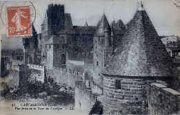 CPA (Aude). CARCASSONNE (Cité). Vue Prise De La Tour De L'Eveque - Carcassonne