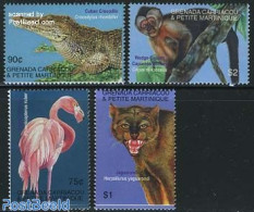 Grenada Grenadines 2001 Hong Kong 01, Animals 4v, Mint NH, Nature - Animals (others & Mixed) - Birds - Crocodiles - Mo.. - Grenada (1974-...)