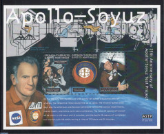 Grenada Grenadines 2000 Apollo-Soyuz 3v M/s, Mint NH, Transport - Space Exploration - Grenade (1974-...)