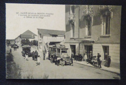 44 - SAINT-JEAN-DE-MONTS - VENDEE -   L'ARRIVEE DU COURRIER AUTOMOBILE A L'HOTEL DE LA PLAGE - Saint Jean De Monts