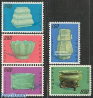 Taiwan 1974 Art Objects 5v, Mint NH, Art - Art & Antique Objects - Ceramics - Porselein