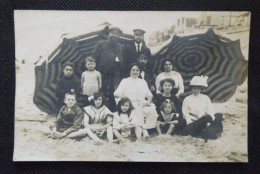 CALVADOS - CABOURG -CARTE-PHOTO -  FAMILLE LEFEVRE - SCENE DE PLAGE ANNEE 30 - Cabourg