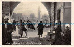 R154436 Cairo. Mamelouk Tombs Through A Gateway. Lehnert And Landrock - Monde