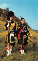 R153902 Drum Major And Piper Argyll And Sutherland Highlanders. Photo Precision. - Monde