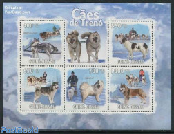 Guinea Bissau 2009 Sledge Dogs 5v M/s, Mint NH, Nature - Dogs - Guinea-Bissau