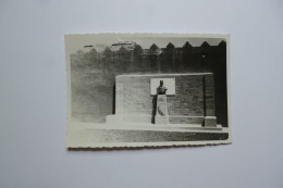 Photographie RISSANI  -  Monument Du Capitaine Henri De BOURNAZEL     -    8 X 13 Cms  - Maroc - Autres & Non Classés