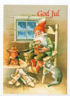 MODERN Christmas Postcard - LARS CARLSSON - SWEDEN - GNOME / ZWERG / LUTIN - CAT - Used  1993 - Andere & Zonder Classificatie