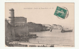 CPA 13 . Marseille . Sortie Du Vieux Port . 1915 - Old Port, Saint Victor, Le Panier