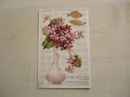 Carte Postale Ancienne  En Relief VASE FLEURS VIOLETTES - Flowers