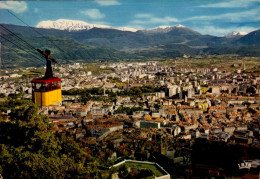 GRENOBLE       ( ISERE )   LE TELEPHERIQUE DE LA BASTILLE AU FOND LE MASSIF DU TAILLEFER - Grenoble