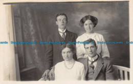 R160294 Old Postcard. Two Couples. T. W. H. Styles - Monde