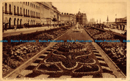 R160337 The Carpet Gardens And Illuminated Fountain. Eastbourne. Norman. 1952 - Monde