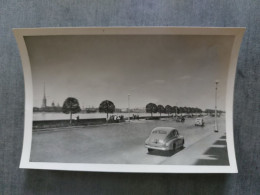 RUSSIA. LENINGRAD - ST.PETERSBURG. Palace Embankment  Rare Old PC 1950s Old Taxi Car - Taxis & Fiacres