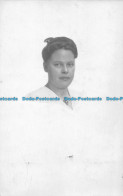 R161249 Old Postcard. Woman Portrait - Monde
