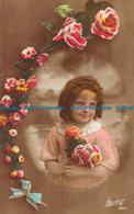 R161320 Old Postcard. Little Girl With Roses - Monde