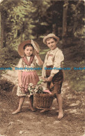 R161324 Old Postcard. Girl With Boy In The Woods. Voro - Monde