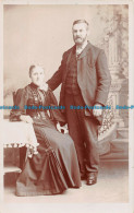 R161405 Old Postcard. Woman And Man - Monde