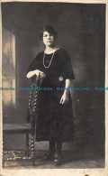 R161443 Old Postcard. Woman Near The Chair. H. Blackmore - Monde
