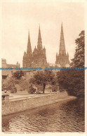 R161460 Lichfield Cathedral From Minster Pool - Monde