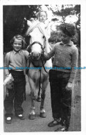 R161485 Old Postcard. Kids And Horse. Beecher Aston - Monde