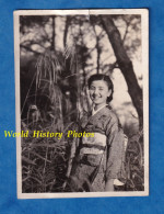 Photo Ancienne - JAPON - Beau Portrait D'une Jeune Femme Japonaise - Sourire Kimono Mode Robe Fille Asie Asiatique - Asie