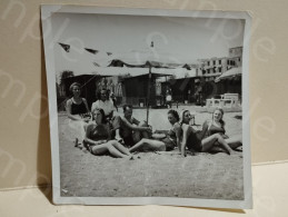 Photo Greece Rhodos Rodos Rodi. Persons On The Beach. Italian Occupation. 100x95 Mm - Guerre, Militaire