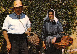 17-ILE DE RE FOLKLORE COUPLE DE PECHEURS-N°T2770-C/0001 - Ile De Ré