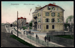 SUISSE - SWITZERLAND - 1907 SAIGNELÉGIER - Avenue De La Gare - Station Avenue -  PEINTE À LA MAIN - Saignelégier