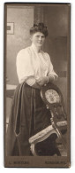 Fotografie L. Mertens, Rendsburg, Portrait Dame In Weisser Bluse Mit Rock Und Hochsteckfrisur  - Personnes Anonymes