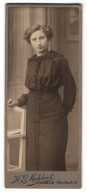 Fotografie H. G.Mehlert, Itzehoe, Breitestr. 25, Portrait Junge Dame Im Biedermeierkleid Mit Locken  - Anonymous Persons