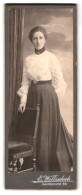 Fotografie E. Wolleschak, Naumburg A. S., Windmühlenstr. 15c, Portrait Dame In Weisser Bluse Mit Halsband  - Anonymous Persons