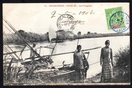 MADAGASCAR - NOSSI-BÉ - Les Piroguiers 1907 - Madagascar