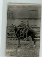 39883441 - Drei Landser In Uniform Auf Einem Armen Pferd - Weltkrieg 1914-18