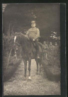 Foto-AK Uniformfoto, Landwehrmann In Unform Mit Mütze Auf Pferd  - Guerre 1914-18