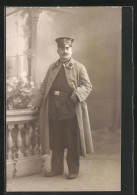 Foto-AK Uniformfoto, Landwehrmann In Uniform Mit Mütze  - Guerre 1914-18