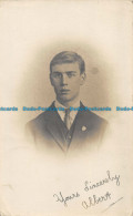 R163119 Old Postcard. Man. Seaman - Monde