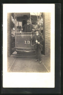 Foto-AK Strassenbahn Mit Fahrer Und Kontrolleur  - Tranvía