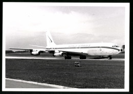 Fotografie Flugzeug Boeing 707, Passagierflugzeug Der World Airways  - Luchtvaart